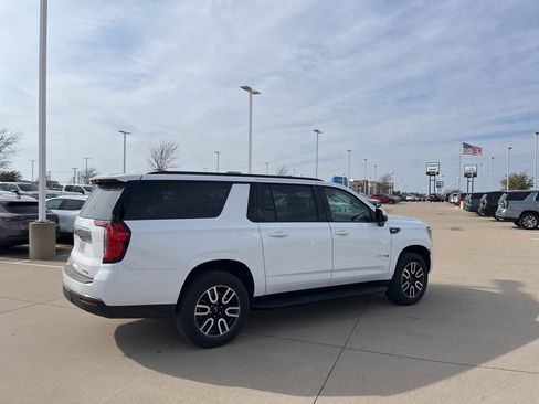 Used 2024 GMC Yukon XL AT4 w/ Technology Package image 5
