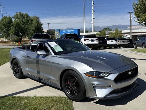 Used 2022 Ford Mustang Premium RWD image 7