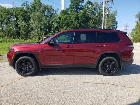 Used 2025 Jeep Grand Cherokee L Limited w/ Luxury Tech Group II AWD/4WD image 7