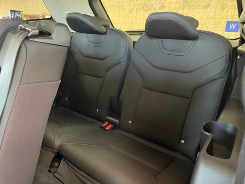 Used 2025 Volvo EX90 Ultra AWD/4WD image 19