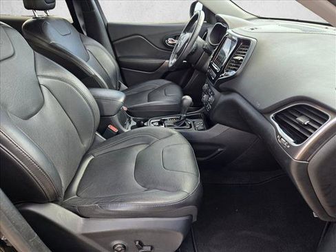 Used 2019 Jeep Cherokee Limited image 19