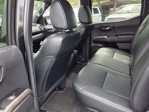 Used 2022 Toyota Tacoma Limited w/ Nightshade Package AWD/4WD image 9