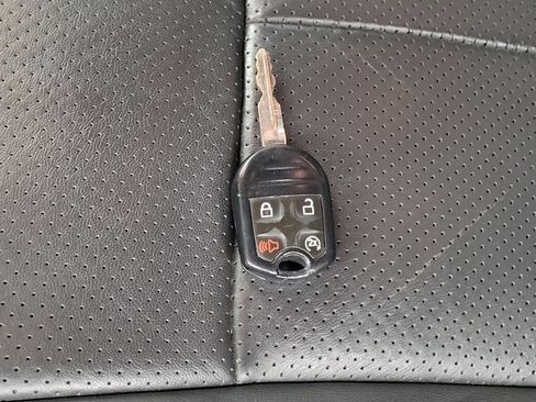 Used 2014 Ford F150 Platinum image 32