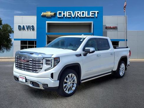 Used 2024 GMC Sierra 1500 Denali w/ Denali Reserve Package AWD/4WD image 7