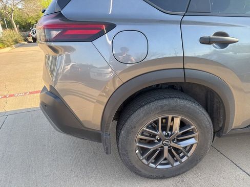 Used 2023 Nissan Rogue S image 6