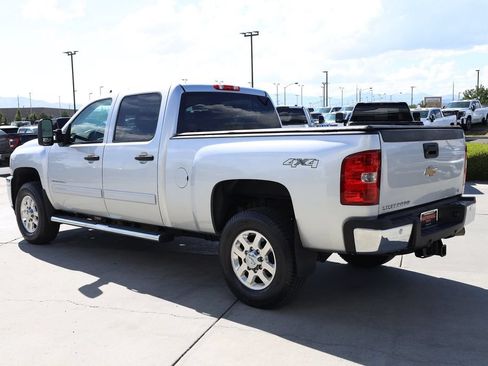 Used 2011 Chevrolet Silverado 3500 LT w/ Interior Plus Package AWD/4WD image 4
