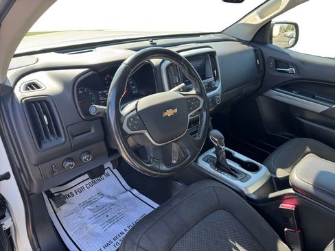 Used 2022 Chevrolet Colorado LT w/ Fleet Safety Package image 12