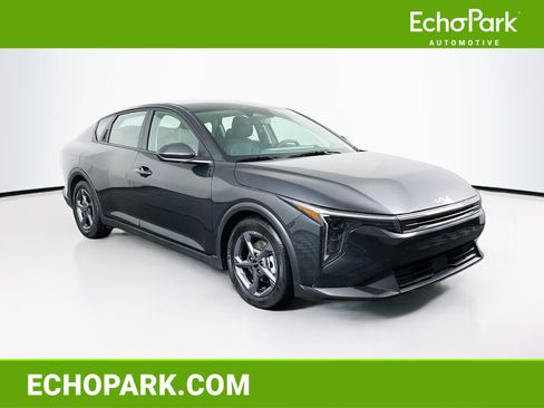 Used 2025 Kia K4 LXS image 1