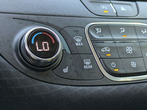 Used 2023 Chevrolet Malibu LT image 28