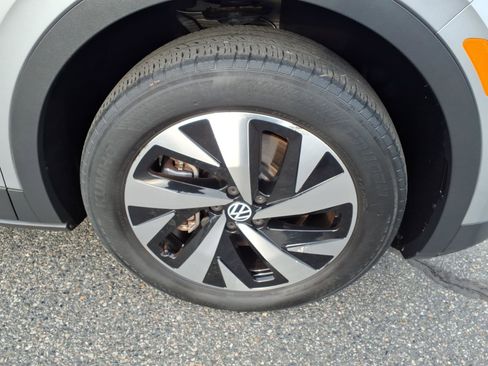 Used 2023 Volkswagen ID.4 Pro image 9