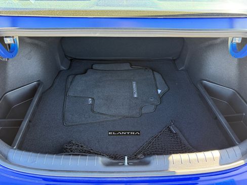 Certified 2025 Hyundai Elantra Sport image 17