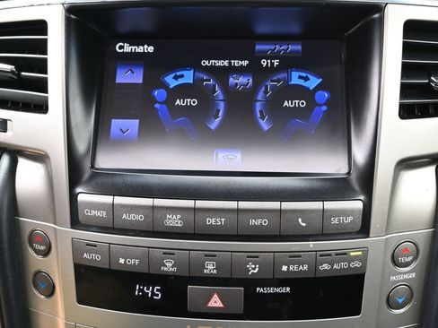 Used 2013 Lexus LX 570 4WD image 27