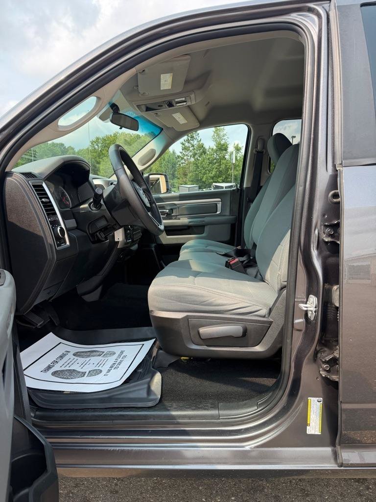 Used 2018 RAM 1500 Classic SLT AWD/4WD image 10