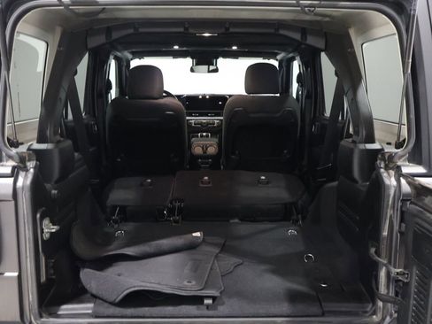 Used 2025 Jeep Wrangler Unlimited Rubicon image 4