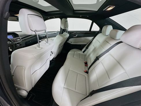 Used 2010 Mercedes-Benz E 350 E 350 image 26