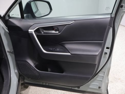 Used 2019 Toyota RAV4 XLE AWD/4WD image 23