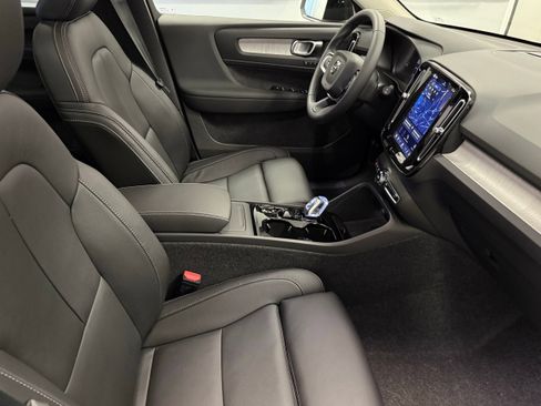 New 2026 Volvo XC40 B5 Plus w/ Protection Package Premier image 30