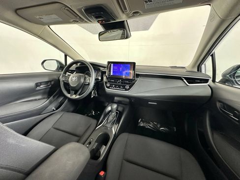 Used 2024 Toyota Corolla LE FWD image 2