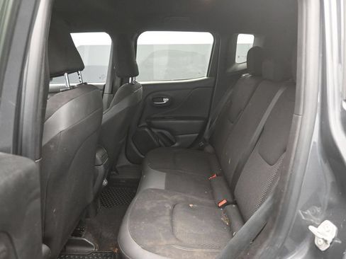 Used 2022 Jeep Renegade Altitude AWD/4WD image 7
