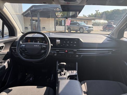 Used 2026 Kia Sportage LX FWD image 29