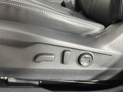 Used 2023 Subaru Outback Limited AWD/4WD image 6