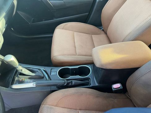 Used 2015 Toyota Corolla LE image 24