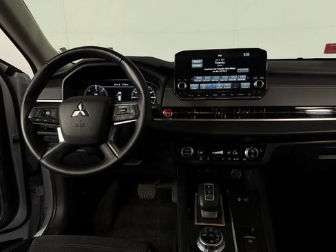 Used 2024 Mitsubishi Outlander Ralliart image 12