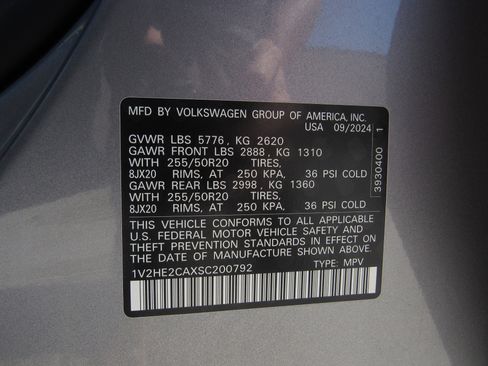 Used 2025 Volkswagen Atlas Cross Sport SE AWD/4WD image 27