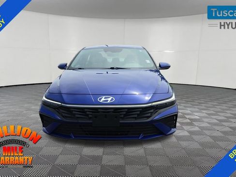 Used 2024 Hyundai Elantra SEL FWD image 2