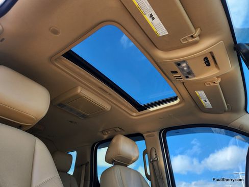 Used 2011 Cadillac Escalade ESV Premium image 5