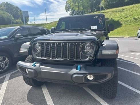 Used 2025 Jeep Wrangler Unlimited Rubicon 4xe w/ Convenience Group AWD/4WD image 4