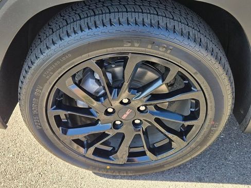 Used 2023 GMC Terrain SLE w/ Elevation Edition AWD/4WD image 10