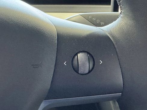 Used 2023 Tesla Model Y AWD image 20