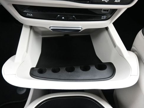 Used 2020 Chrysler Pacifica Limited w/ Advanced Safetytec Group image 28