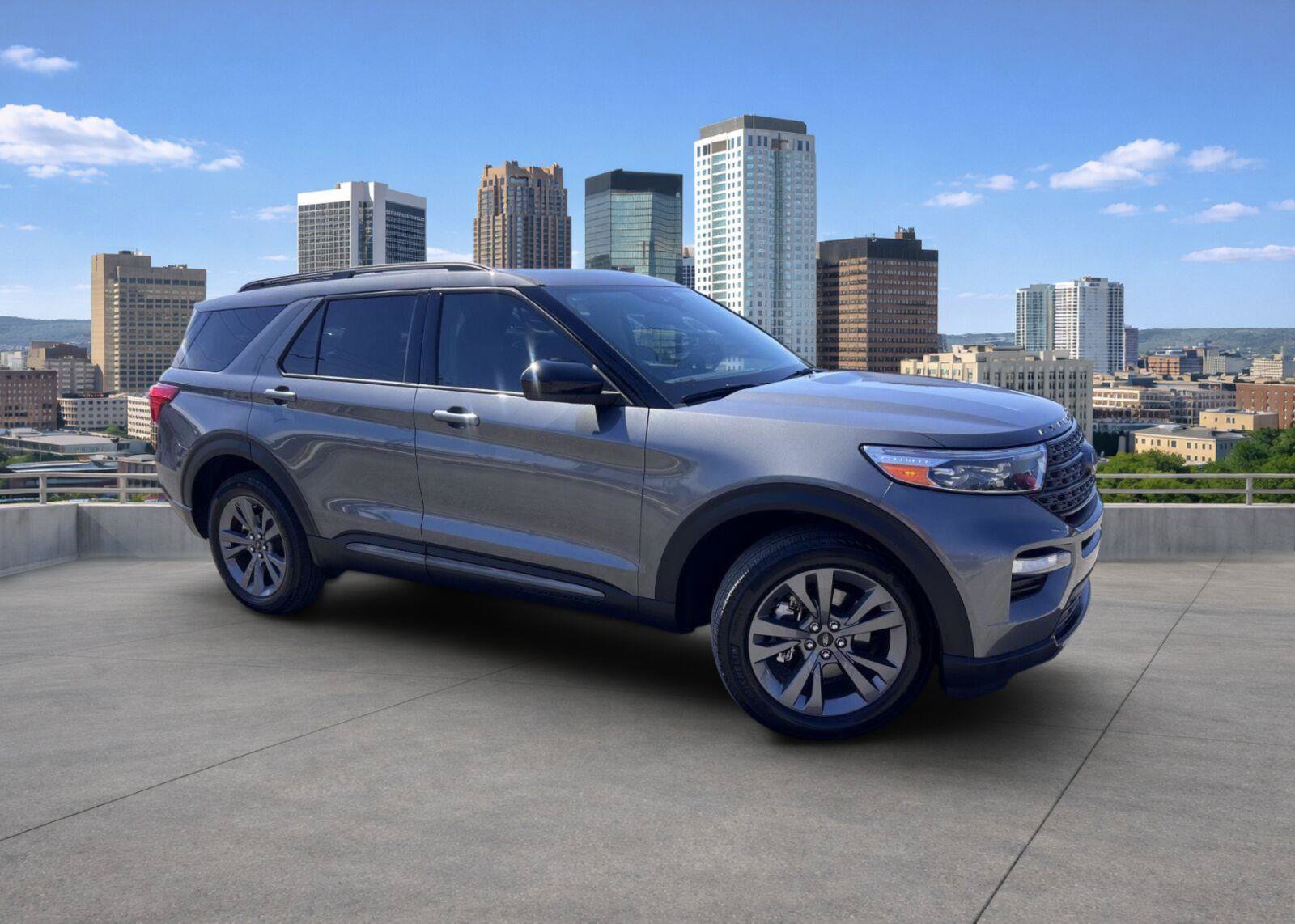 Used 2023 Ford Explorer XLT w/ Equipment Group 202A AWD/4WD image 1
