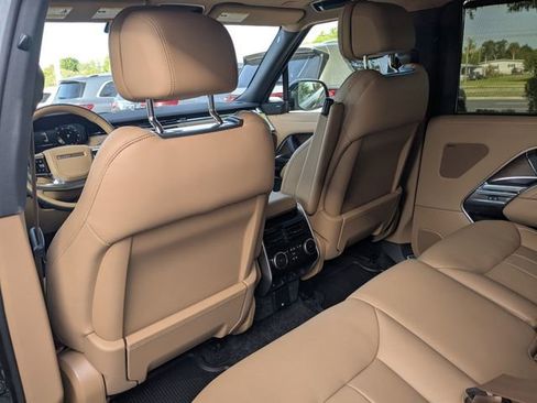 New 2026 Land Rover Range Rover Long Wheelbase SE AWD/4WD image 13