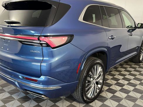 Used 2025 Buick Enclave Avenir w/ LPO, Floor Liner Package AWD/4WD image 19