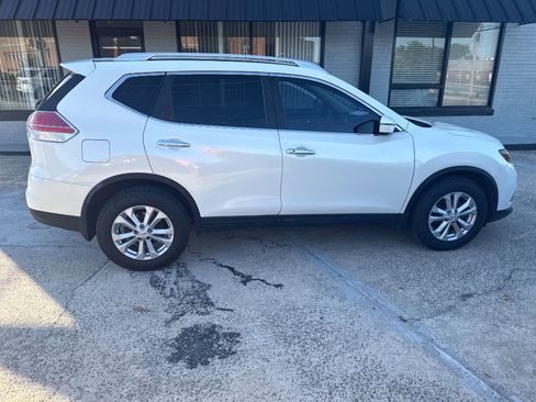 Used 2016 Nissan Rogue SV FWD image 8