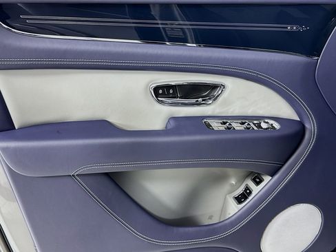 New 2025 Bentley Bentayga image 15