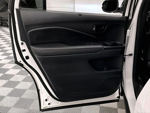 Used 2025 Honda Passport Black Edition image 19