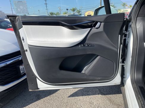 Used 2017 Tesla Model X P100D image 17