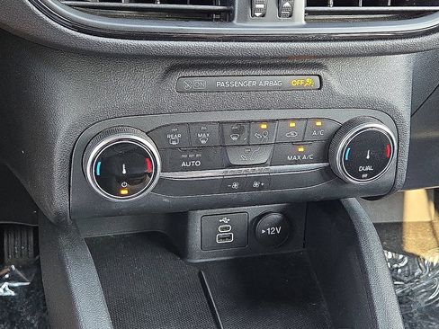 Used 2025 Ford Escape ST-Line AWD/4WD image 28