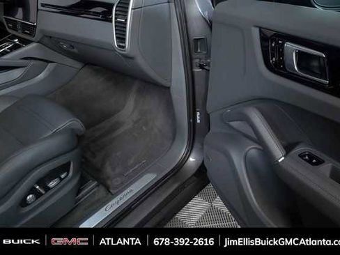 Used 2021 Porsche Cayenne image 26