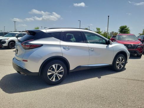 Used 2023 Nissan Murano SV FWD image 2