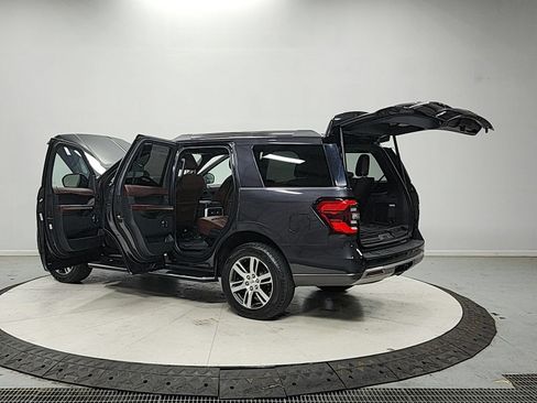 Used 2022 Ford Expedition Limited RWD image 13