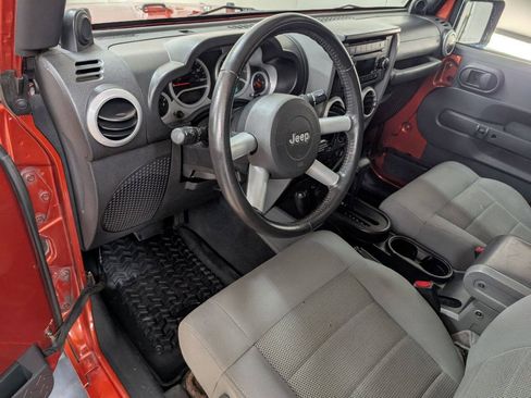Used 2009 Jeep Wrangler Sahara w/ Dual Top Group AWD/4WD image 8