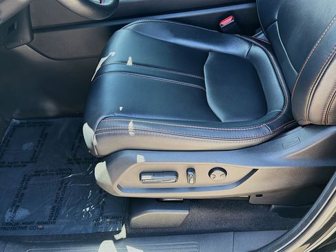 Used 2025 Honda Pilot TrailSport image 17