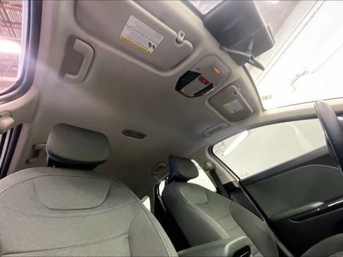 Used 2025 Kia K4 EX FWD image 28
