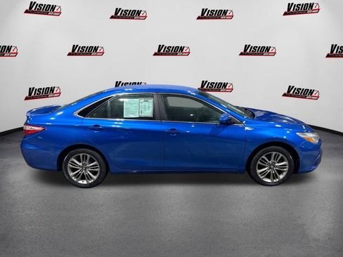 Used 2017 Toyota Camry SE image 4