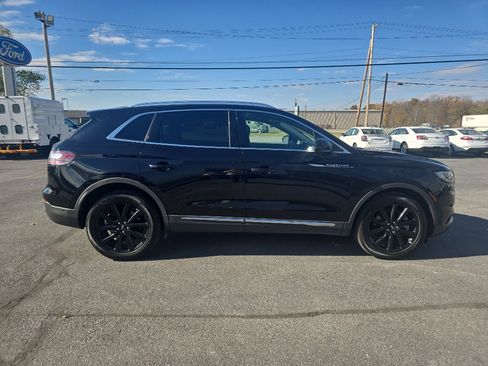 Used 2022 Lincoln Nautilus Reserve w/ Equipment Group 201A image 5